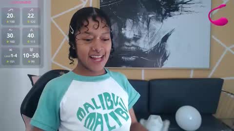 agatha_amaya online show from October 31, 1:23 pm