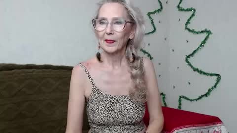 Snapshot of agatha_moore_ chatting on December 13, 1:55 pm Agatha online show from December 13, 1:55 pm