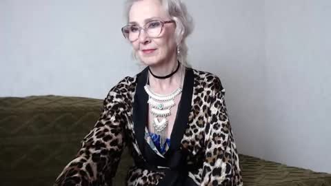 Snapshot of agatha_moore_ chatting on February 9, 9:58 am Agatha online show from February 9, 9:58 am