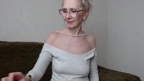 Snapshot of agatha_moore_ chatting on February 12, 3:49 pm Agatha online show from February 12, 3:49 pm