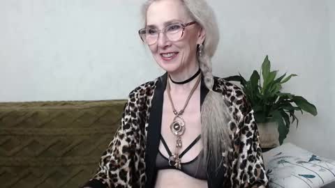 Snapshot of agatha_moore_ chatting on March 7, 1:40 pm Agatha online show from March 7, 1:40 pm