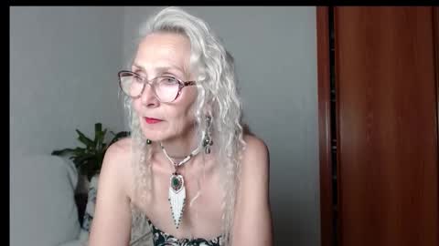 Snapshot of agatha_moore_ chatting on September 10, 3:01 pm Agatha online show from September 10, 3:01 pm