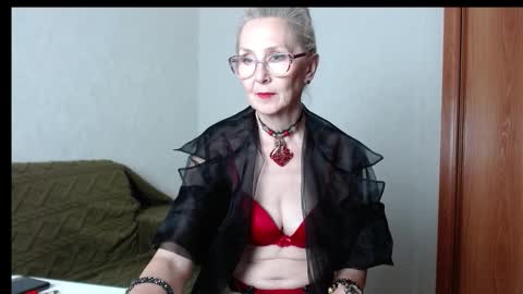 Snapshot of agatha_moore_ chatting on September 24, 3:04 pm Agatha online show from September 24, 3:04 pm