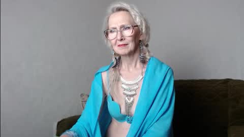 Snapshot of agatha_moore_ chatting on November 4, 1:54 pm Agatha online show from November 4, 1:54 pm