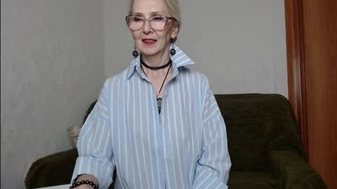 Snapshot of agatha_moore_ chatting on November 29, 3:26 pm Agatha online show from November 29, 3:26 pm