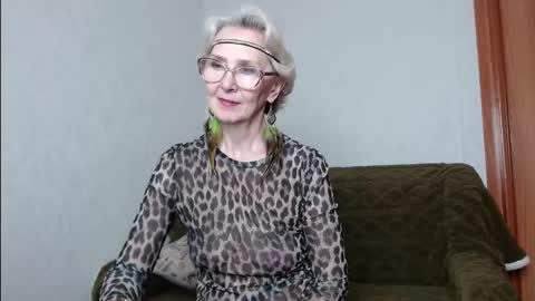 Snapshot of agatha_moore_ chatting on November 30, 3:38 pm Agatha online show from November 30, 3:38 pm