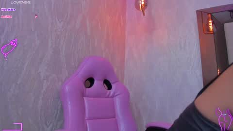 LUNNA online show from January 28, 5:14 pm