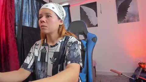 agatha_walter_ online show from October 5, 3:54 pm