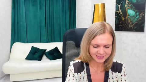 Agatha online show from December 3, 7:22 pm