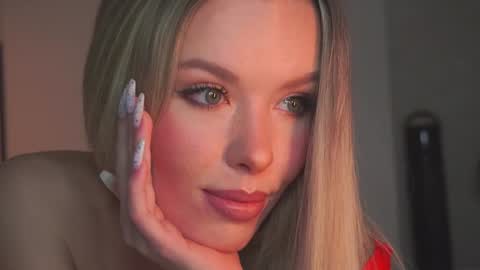 May online show from October 11, 6:28 pm