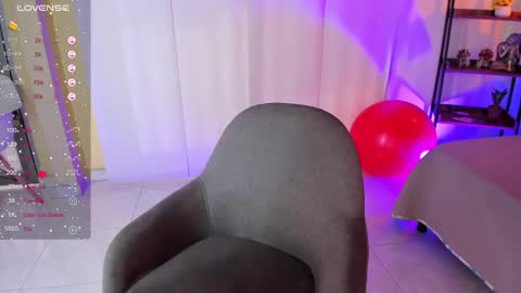 Snapshot of aghata_williamss chatting on February 21, 10:37 pm AGHATA online show from February 21, 10:37 pm