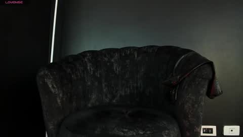 agnes_jones online show from February 24, 7:30 pm