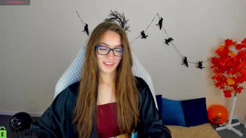 agnes wells online show from November 3, 9:21 am