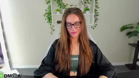 agnes wells online show from November 6, 9:21 am