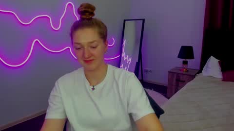 Snapshot of agnesarden chatting on March 11, 9:15 pm AgnesArden online show from March 11, 9:15 pm