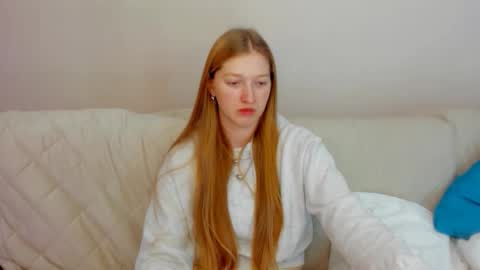 Snapshot of agnesarden chatting on November 16, 6:46 pm AgnesArden online show from November 16, 6:46 pm