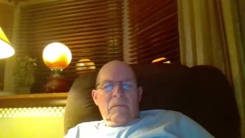 aguynrkfrd online show from February 25, 10:26 am