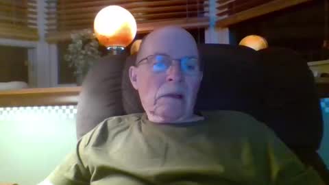 aguynrkfrd online show from October 4, 9:40 am