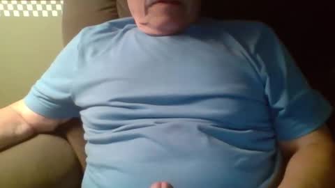 aguynrkfrd online show from November 17, 3:23 am