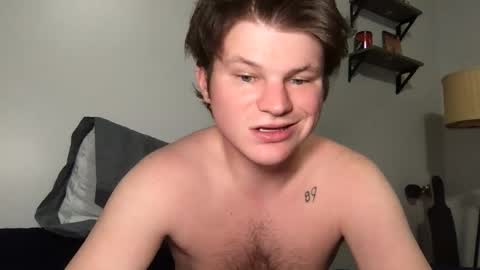 Snapshot of ahblah chatting on December 14, 8:24 pm ahblah online show from December 14, 8:24 pm