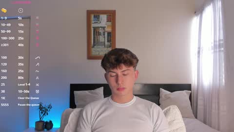 A H  online show from December 17, 8:21 pm