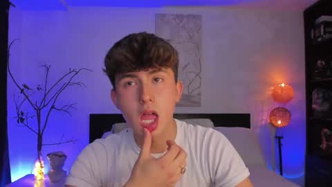 A H  online show from March 1, 4:26 am