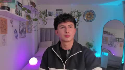 A H  online show from October 6, 8:50 pm