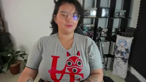 Catalina online show from December 23, 1:24 pm