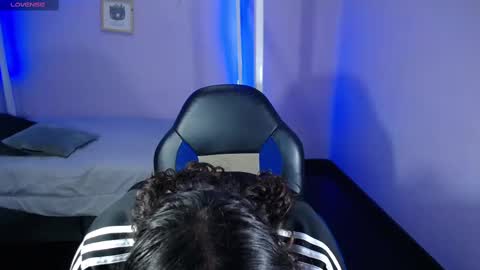 Snapshot of aisha_beneth chatting on October 3, 8:17 pm online show from October 3, 8:17 pm