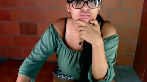 aisha koswell3 online show from November 14, 1:32 pm