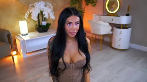 Snapshot of aishaadevoe chatting on October 29, 7:15 pm Maddy online show from October 29, 7:15 pm