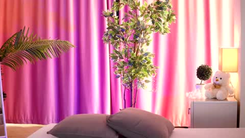 Lora online show from January 9, 12:30 pm