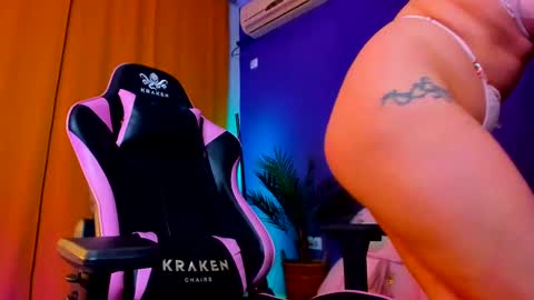 Lora online show from February 13, 4:50 pm