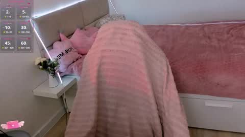 Aisha online show from September 19, 7:10 am