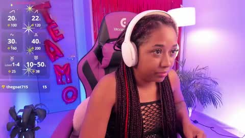 Snapshot of aisharose_ chatting on February 14, 3:33 am Aisha online show from February 14, 3:33 am