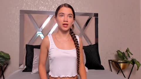 little aitana  online show from January 10, 12:58 pm