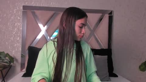 little aitana  online show from February 8, 12:28 pm