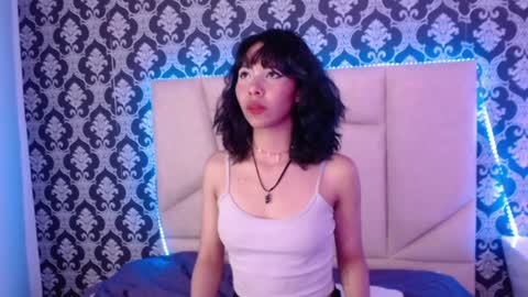 A K A N E  U W U online show from January 6, 6:52 pm