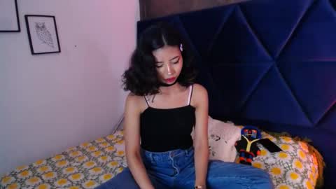 A K A N E  U W U online show from October 3, 4:59 pm