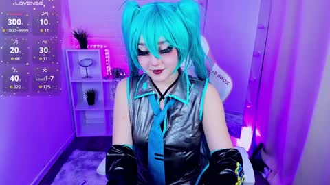 Snapshot of aki__ra chatting on December 6, 9:13 pm Aki online show from December 6, 9:13 pm