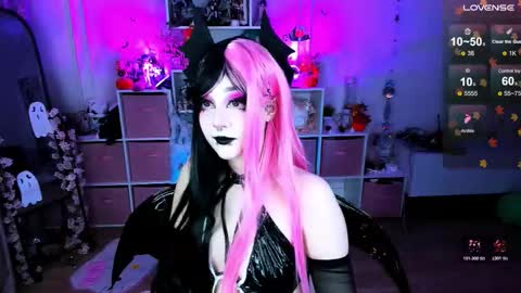 Snapshot of aki__ra chatting on November 4, 10:31 pm Aki online show from November 4, 10:31 pm