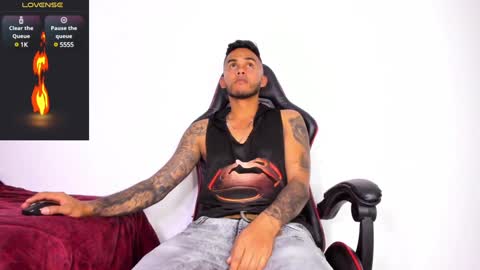 Snapshot of akira_tattoo chatting on January 10, 2:14 am Akira online show from January 10, 2:14 am