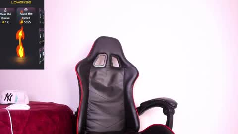 Snapshot of akira_tattoo chatting on February 13, 8:13 pm Akira online show from February 13, 8:13 pm