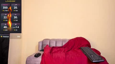 Snapshot of akira_tattoo chatting on October 18, 12:02 am Akira online show from October 18, 12:02 am