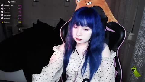 akirahartyx online show from January 18, 3:27 pm