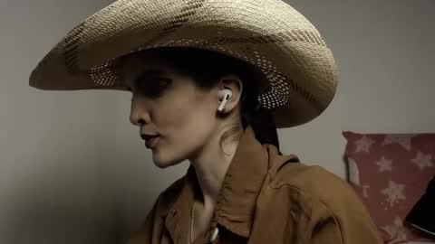           online show from October 16, 9:21 am