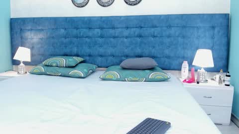 Alahiacardona online show from November 8, 1:22 pm