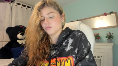 Alaia online show from December 24, 1:28 pm