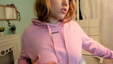 Alaia online show from February 11, 2:46 pm