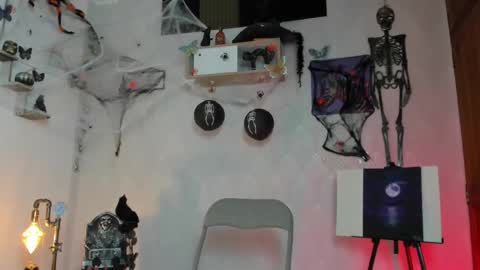 Alaia online show from October 18, 10:54 pm